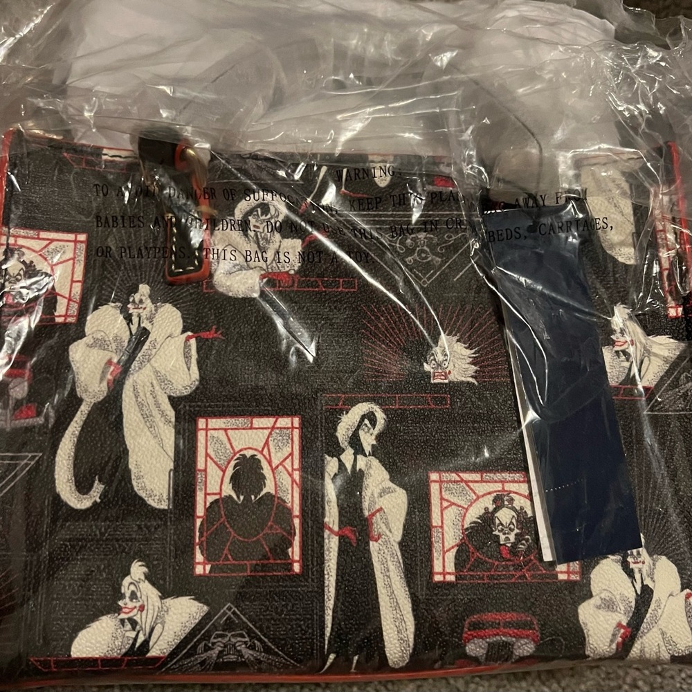 Disney Cruella De Vil Crossbody Bag by Dooney & Bourke - Picture 5 of 7